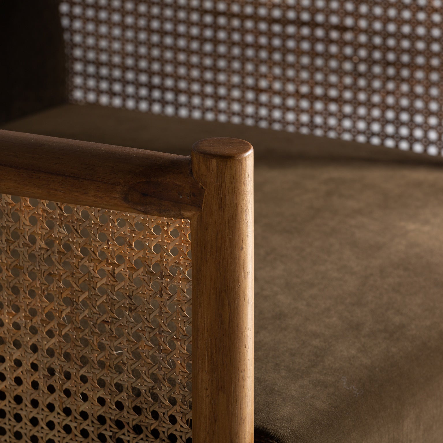 VELBURG ARMCHAIR